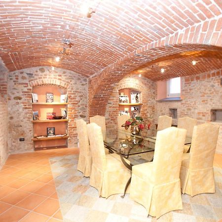 Hotel Palazzo Di Mezzo Carrù Dış mekan fotoğraf