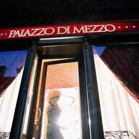 Hotel Palazzo Di Mezzo Carrù Dış mekan fotoğraf