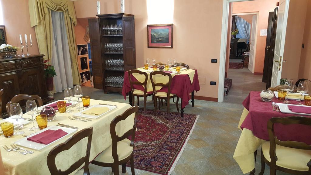 Hotel Palazzo Di Mezzo Carrù Dış mekan fotoğraf