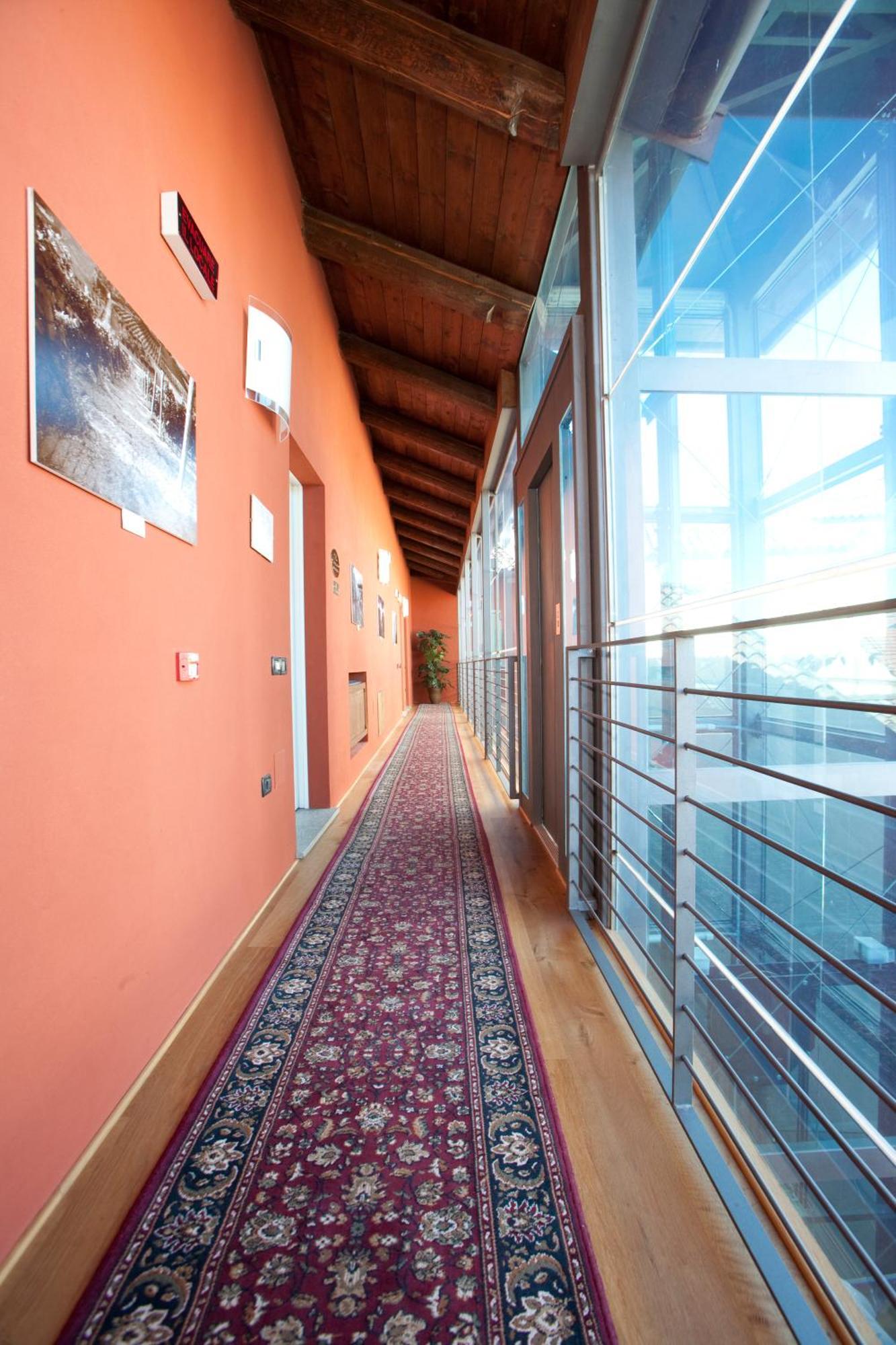 Hotel Palazzo Di Mezzo Carrù Dış mekan fotoğraf