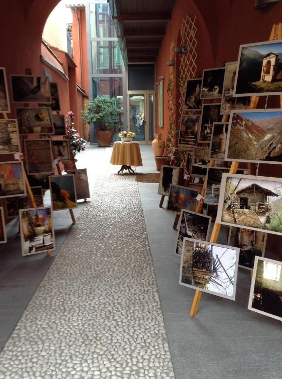 Hotel Palazzo Di Mezzo Carrù Dış mekan fotoğraf