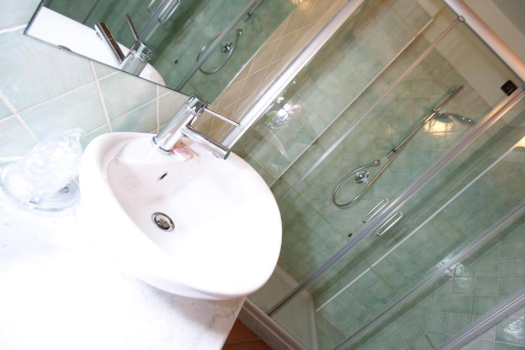 Hotel Palazzo Di Mezzo Carrù Dış mekan fotoğraf