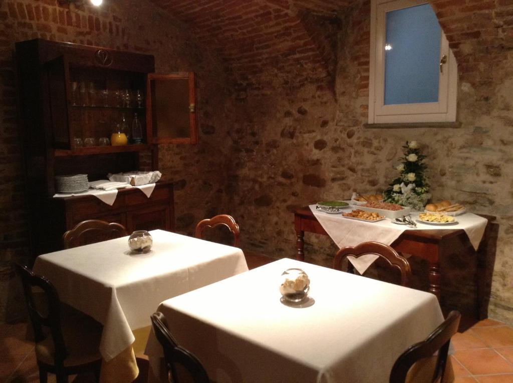 Hotel Palazzo Di Mezzo Carrù Dış mekan fotoğraf