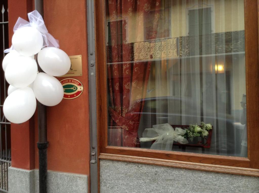 Hotel Palazzo Di Mezzo Carrù Dış mekan fotoğraf