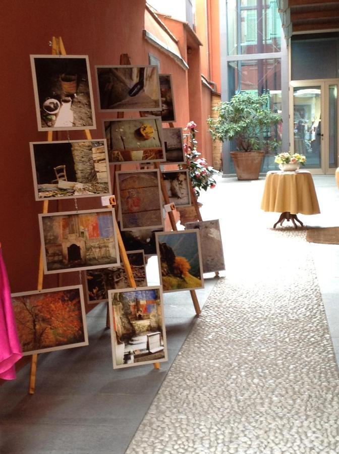 Hotel Palazzo Di Mezzo Carrù Dış mekan fotoğraf